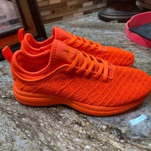 APL women’s techloom phantom running shoes